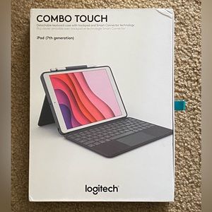 LOGITECH - Combo Touch - iPad case with Keyboard